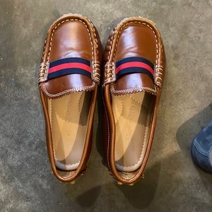 Elephantito boys dress shoes. Rarely worn. Size 11.5 toddler